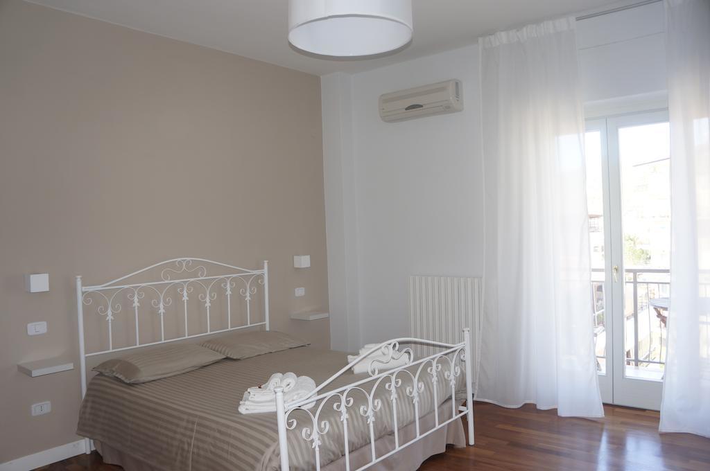 Lullymia Acomodação com café da manhã Crotone Quarto foto