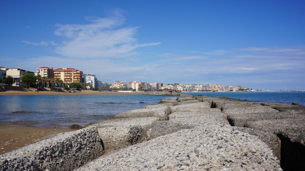 Lullymia Acomodação com café da manhã Crotone Exterior foto